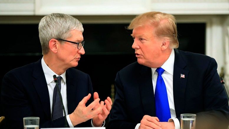 Sợ Apple thua Samsung, CEO Tim Cook "cầu cứu" Tổng thống Trump
