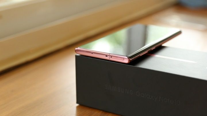 Mở hộp và trên tay nhanh Samsung Galaxy Note 10 bản thương mại tại Việt Nam