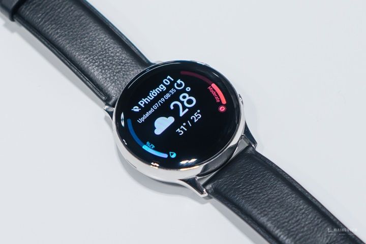 Trên tay Galaxy Watch Active 2: Viền digital bezel xoay được, hoàn thiện đẹp, bản 44mm to hơn khá nhiều
