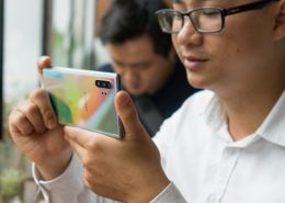 Cho iFan cầm thử Galaxy Note10+: chỗ nào hơn iPhone, chỗ nào chưa được tốt?