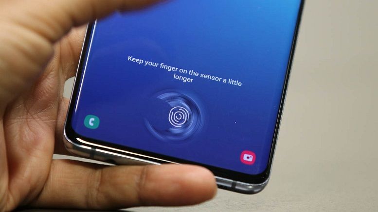 Samsung cảnh báo người dùng không tự ý dán màn hình trên Galaxy S10