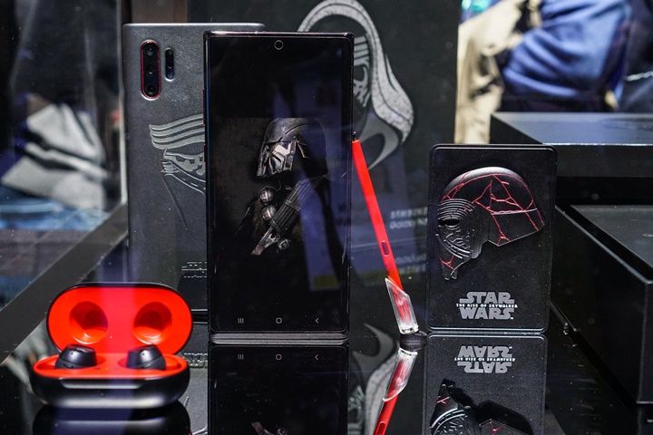 Cận cảnh Galaxy Note10+ phiên bản đặc biệt dành riêng cho fan Star Wars