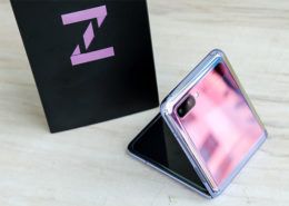 Mở hộp Galaxy Z Flip màn hình gập giá 36 triệu đồng