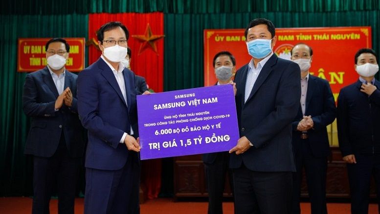 Samsung Việt Nam tặng 6.000 bộ đồ bảo hộ y tế trị giá 1,5 tỷ đồng cho tỉnh Thái Nguyên