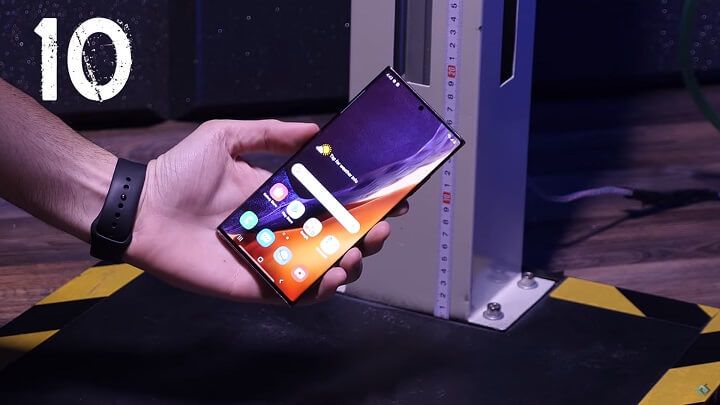 Galaxy Note20 Ultra bền hơn hẳn iPhone 11 Pro Max trong thử nghiệm thả rơi
