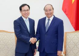 Thủ tướng đề nghị Samsung coi Việt Nam là cứ điểm sản xuất chiến lược