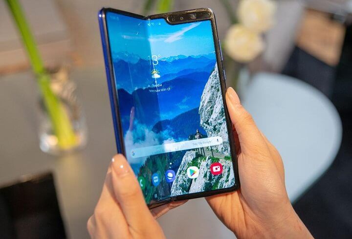Galaxy Z Fold2 giá 50 triệu vẫn bán hết 1000 máy ở Việt Nam, Samsung đã tìm ra cách khắc chế Apple?