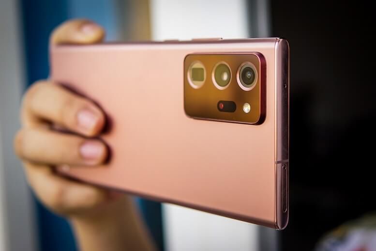 Samsung: camera dưới màn hình chưa chín muồi, quay 8K sẽ là tương lai smartphone