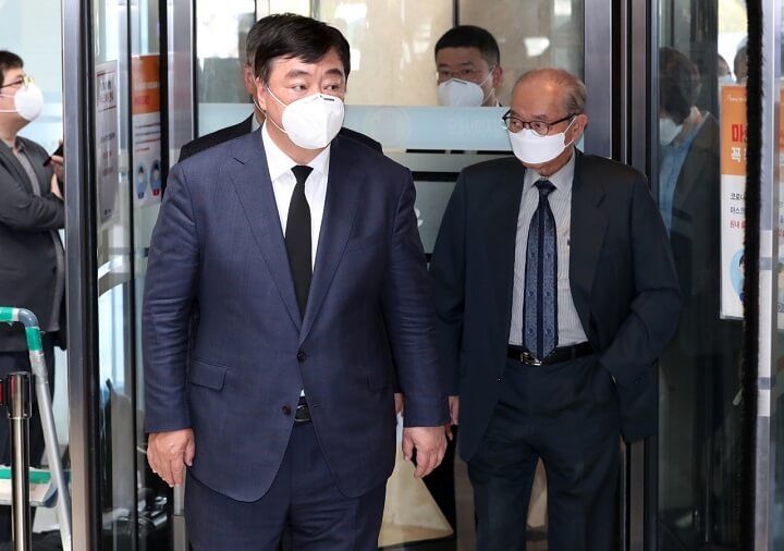 Giới quan chức và tài phiệt Hàn Quốc tới viếng Chủ tịch Samsung Lee Kun-hee