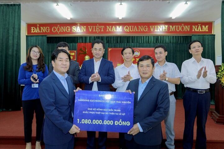 Nhân viên Samsung Việt Nam đóng góp hơn 1.5 tỷ đồng ủng hộ đồng bào miền Trung
