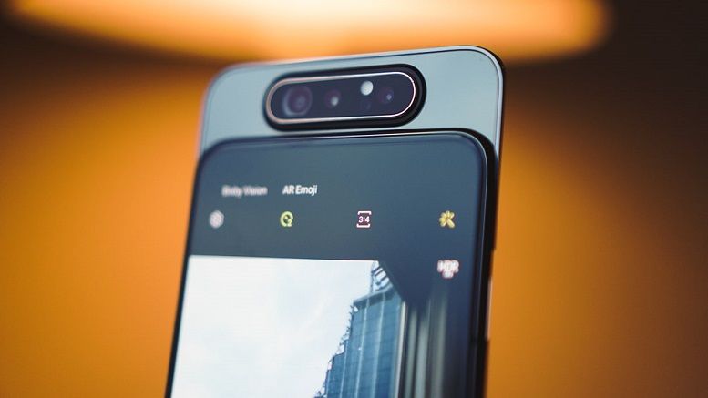 Galaxy A82 sẽ là smartphone tiếp theo của Samsung có camera xoay trượt?