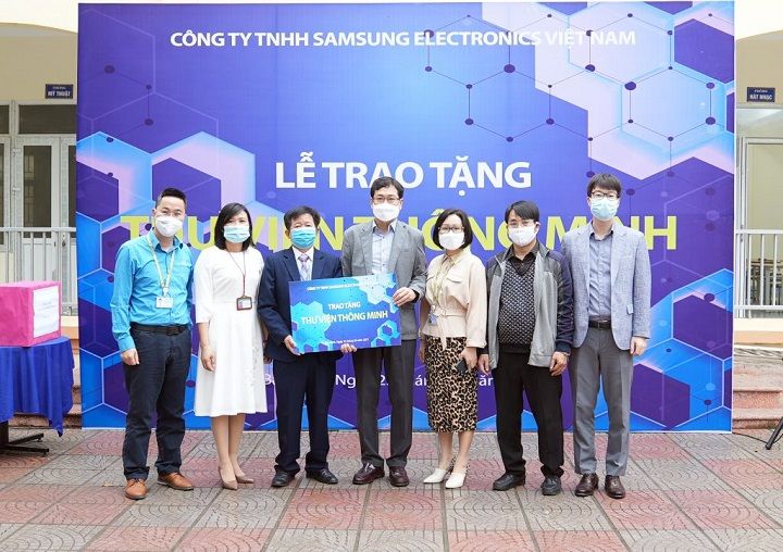 Samsung Electronics Việt Nam trao tặng thư viện thông minh trị giá 200 triệu đồng tại Bắc Ninh