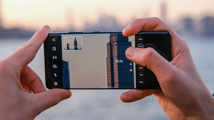 Galaxy S22 Ultra sẽ gây bất ngờ với công nghệ zoom chưa từng có trên điện thoại?