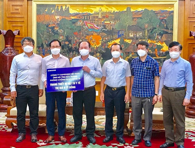 Samsung Việt Nam ủng hộ tỉnh Bắc Giang vật tư và thiết bị y tế trị giá 6 tỷ đồng phòng chống dịch COVID-19